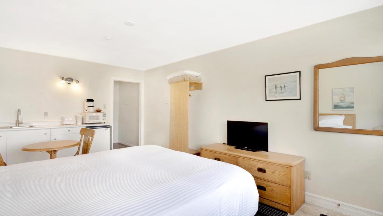 Homeport Motel 3*