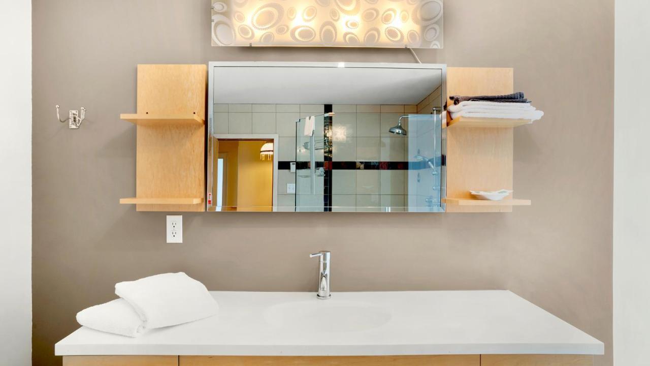 Homeport Motel 3*