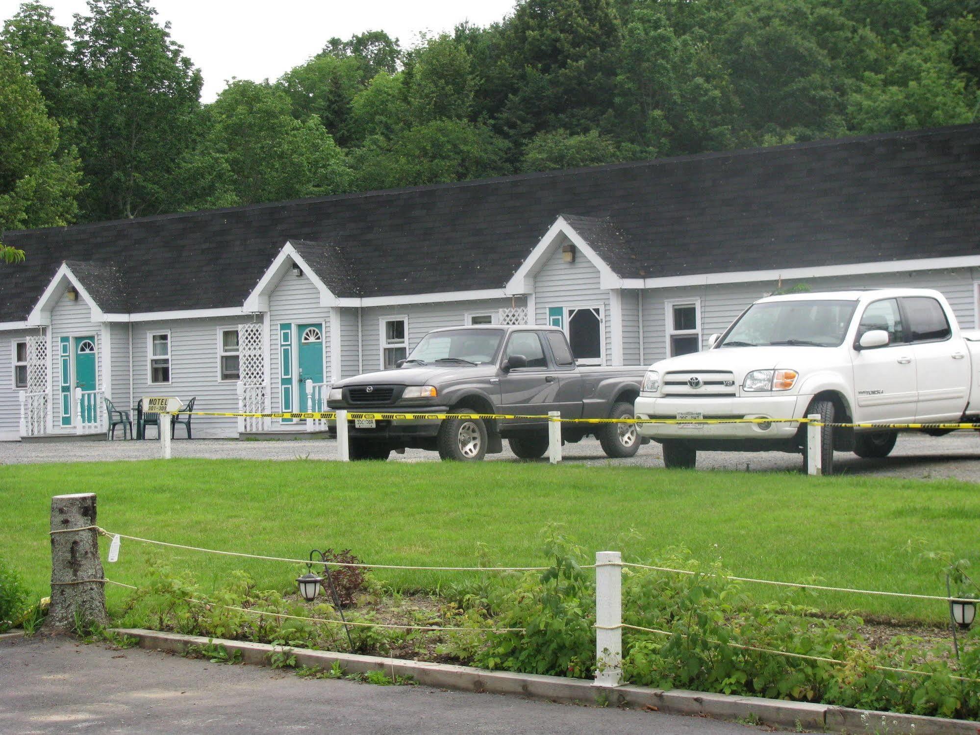 Homeport Motel